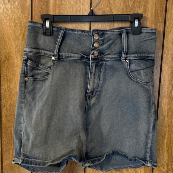 Fashion 2 Love - Picture 1 of 7